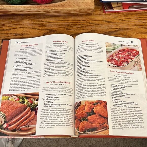 2008 Taste of Home Annual Recipes, 320 page cookbook - Picture 5 of 5